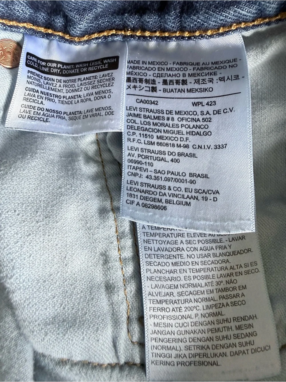 Levi’s 501 button fly men’s jeans size 42/36